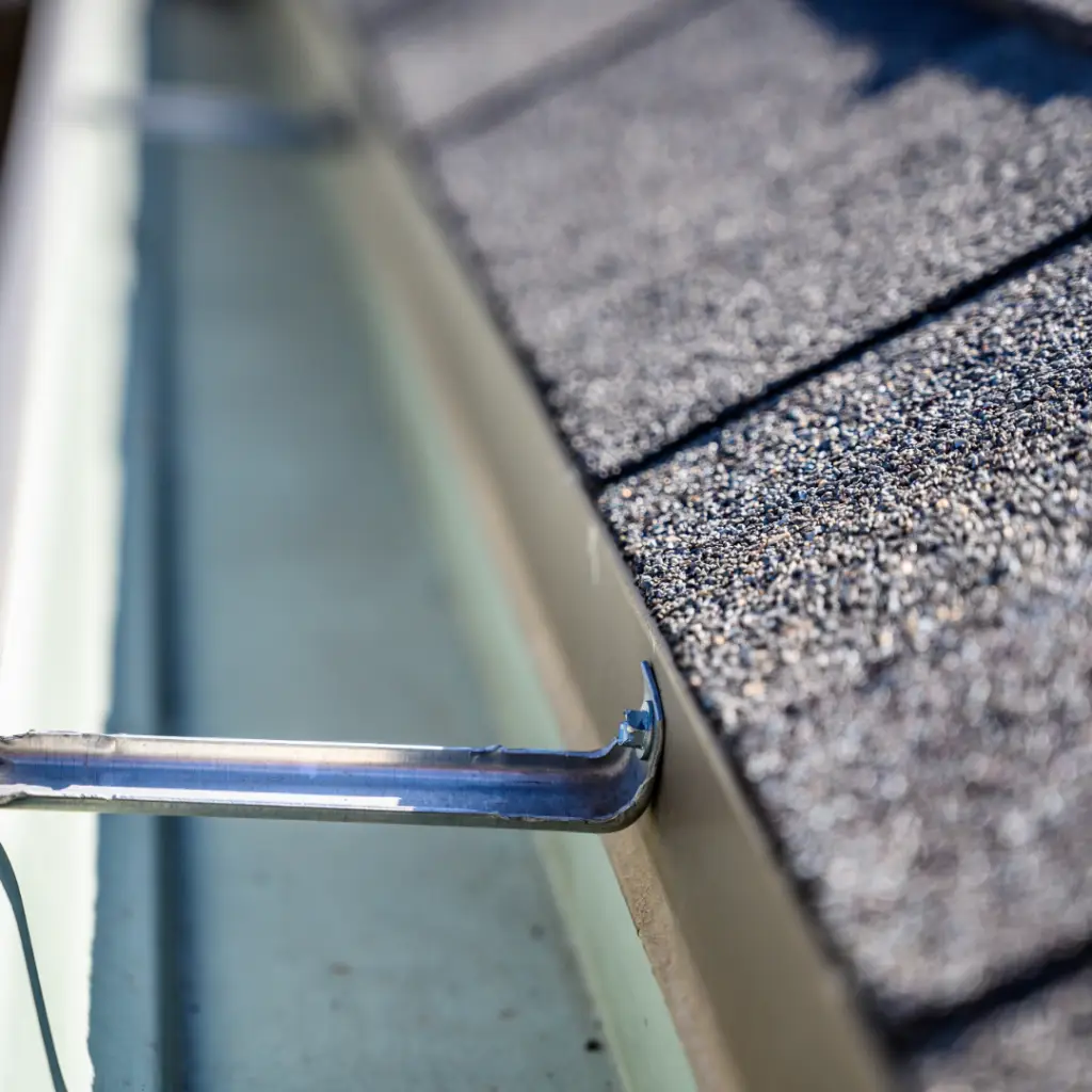 knl-guttering_gutter_installation_gutter_repair_seamless_gutters_gutter_cleaning_downspouts_installation.png